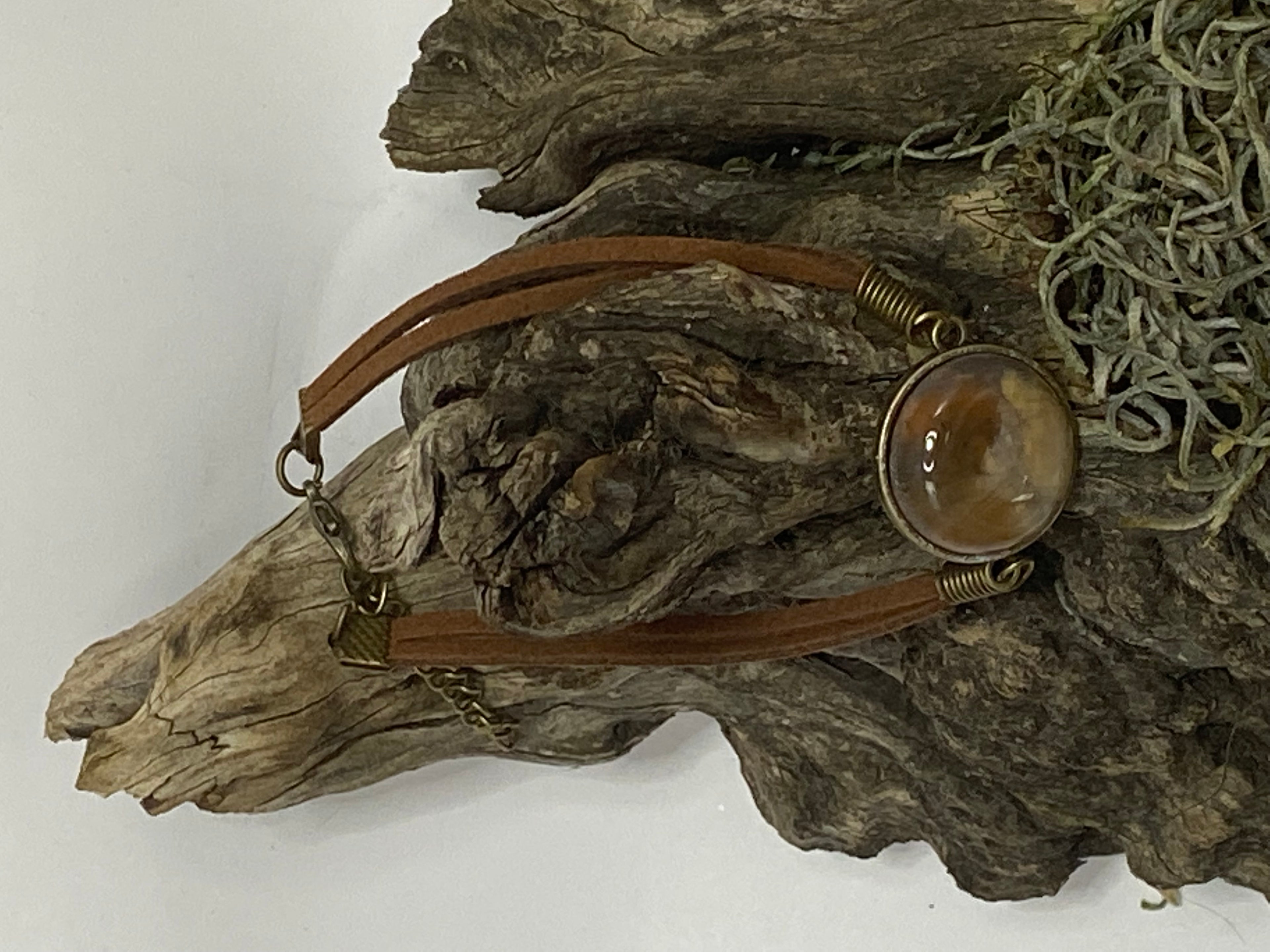 Natural Agate Leather Bracelet gemstone jewelry featuring polished stone with distinctive color, pattern, and handcrafted craftsmanship