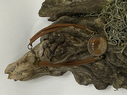 Natural Agate Leather Bracelet gemstone jewelry featuring polished stone with distinctive color, pattern, and handcrafted craftsmanship